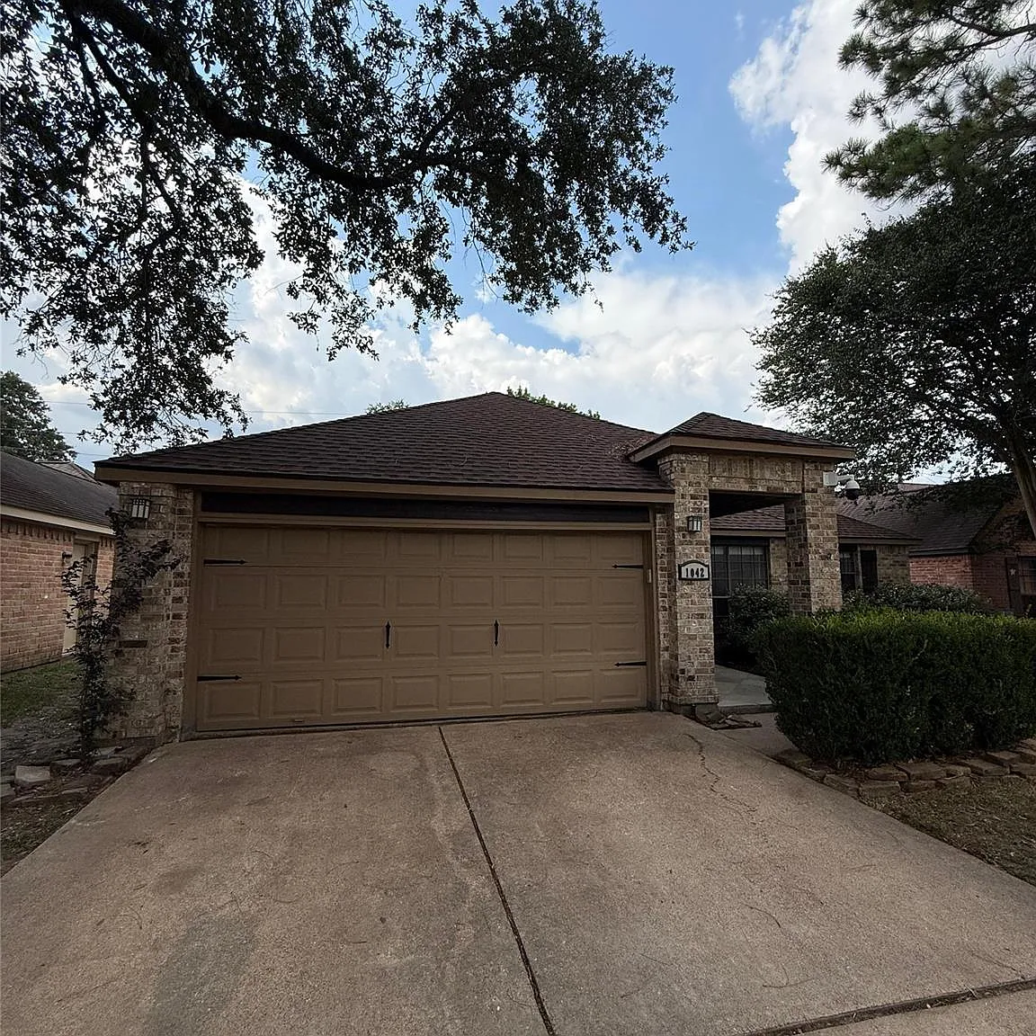 4 bed, 2.0 bath, 1882 sqft, $2,200 — Photo 4