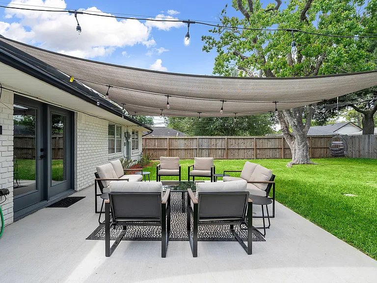 11018 Endicott Ln — Photo 33