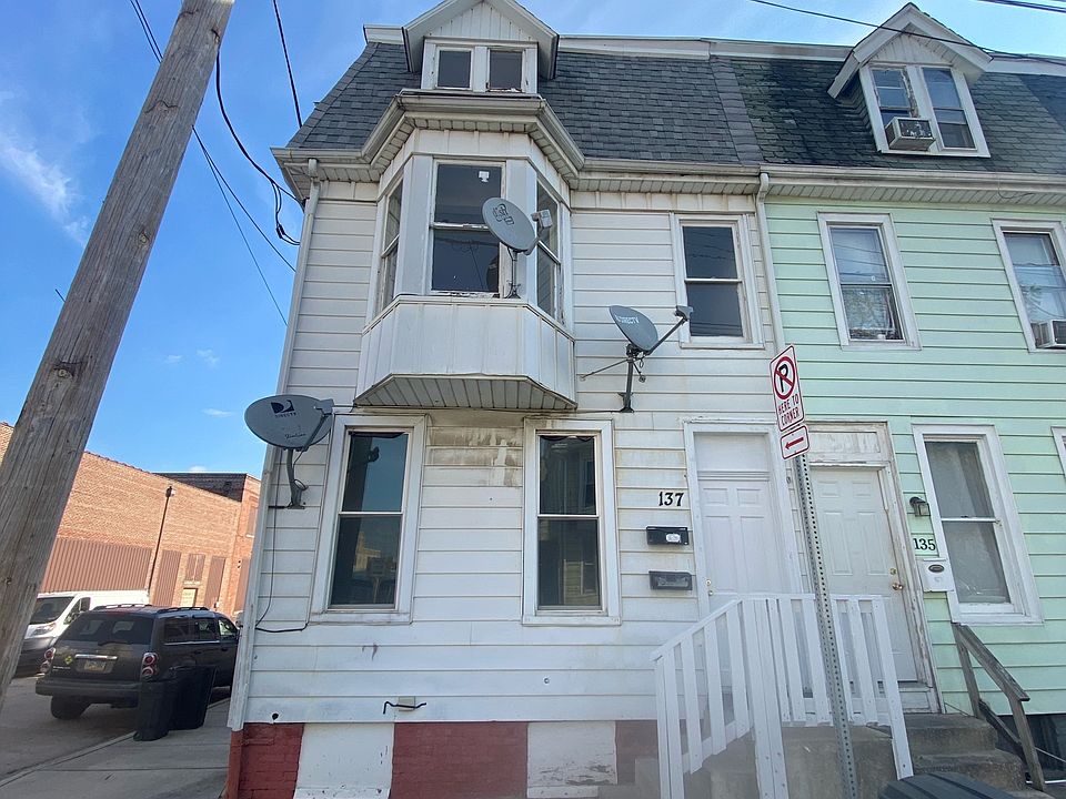 Building Photo 4