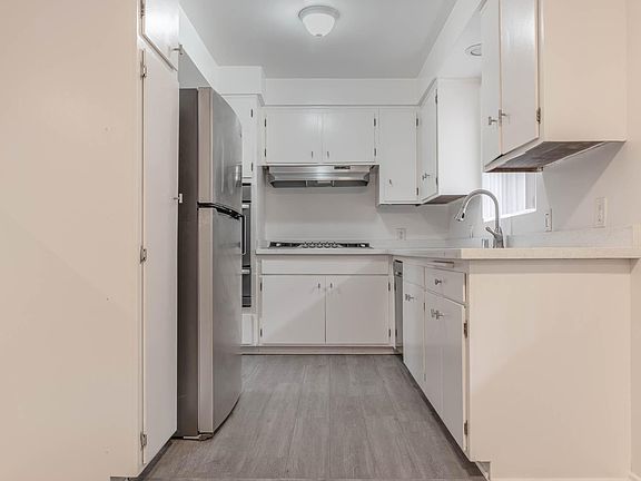 4th image of 1521 Yale St #13