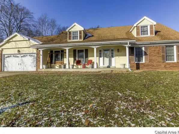 36 Greentrail Dr, Chatham, IL 62629