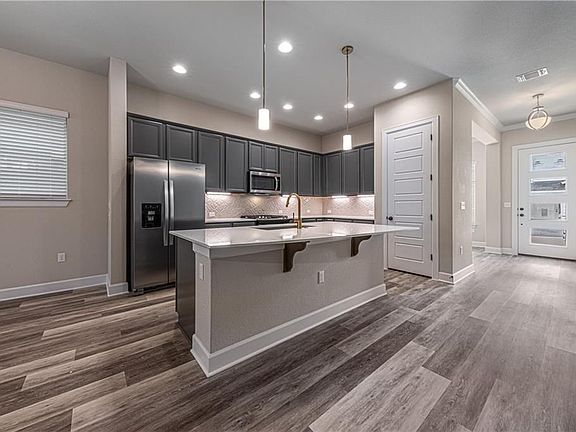 3rd image of 5820 Harper Park Dr Unit 8