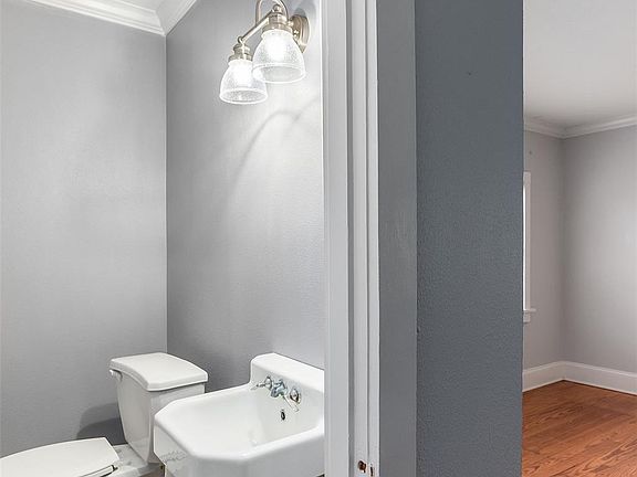 4th image of 1112 Delhi St