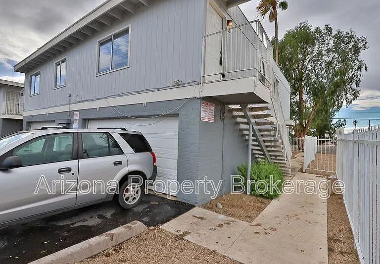 6653 N 27th Ave — Photo 4