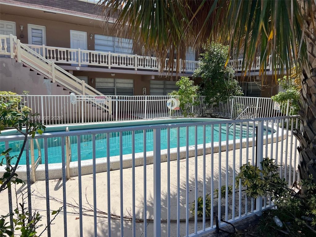 241 SE 9th Ave APT 109, photo 2