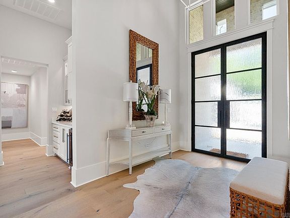 4th image of 110 Canary Ct