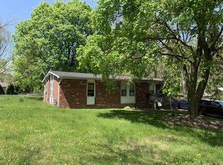 1729 Chandler Rd, Ann Arbor, MI 48105