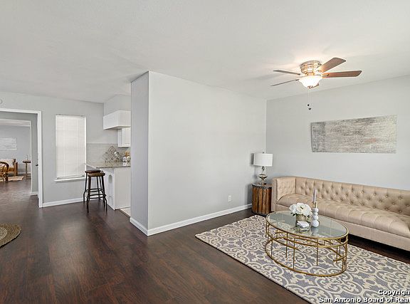 3rd image of 3910 E Palfrey St
