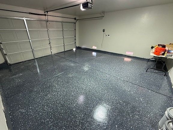 3rd image of 8460 W Gilmore Ave