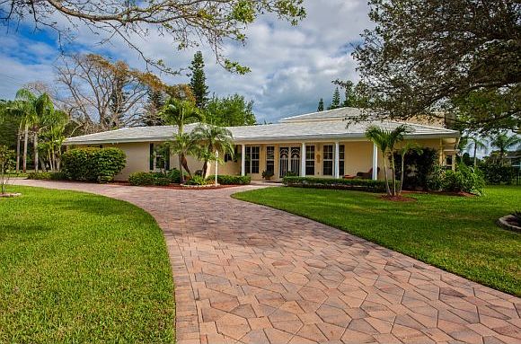 1st image of 3845 Indian River Dr