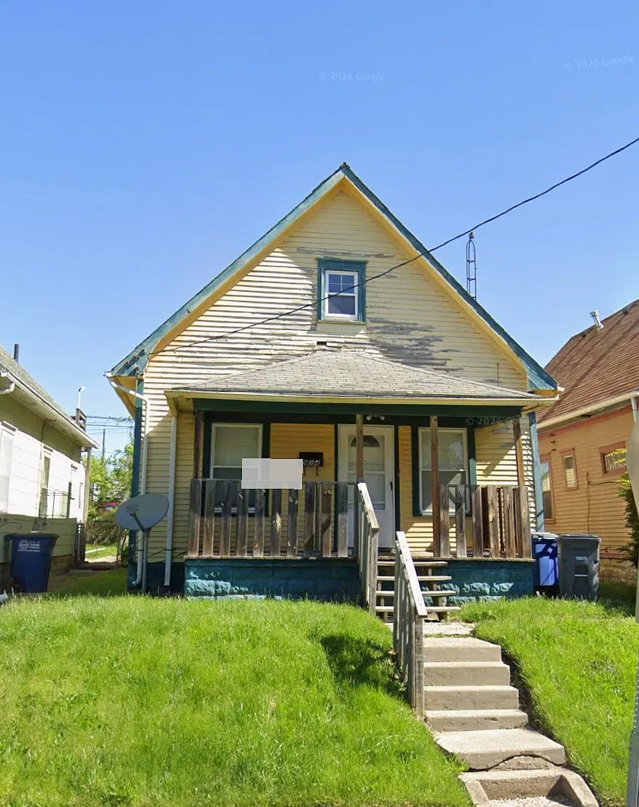 2 bed, 836 sqft, $925 — Photo 1