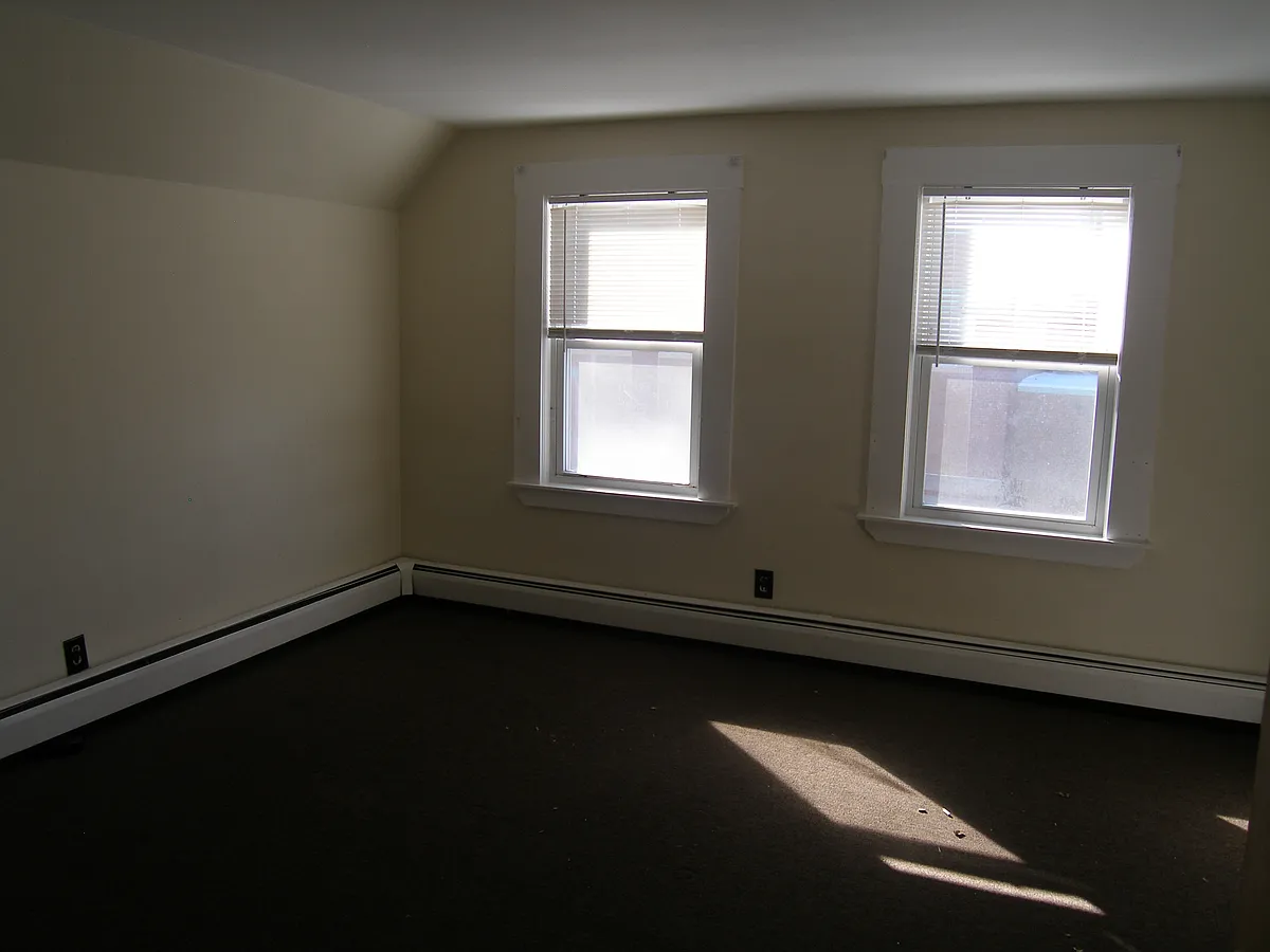 Building Photo - 346 Ferry St #3