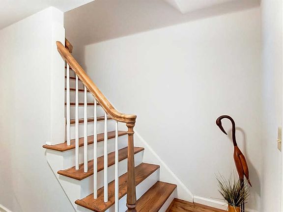 4th image of 324 Ardon Ln