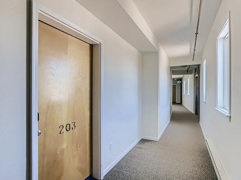 4650 Holiday Dr #203 — Photo 8