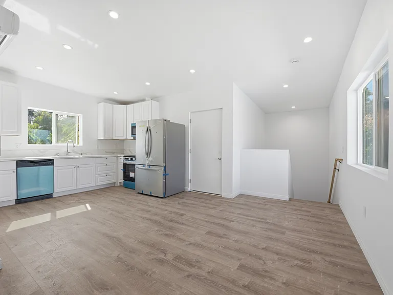 5426 Brockbank Pl — Photo 2