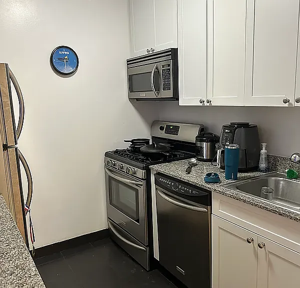348 W 38th St #12EA — Photo 5