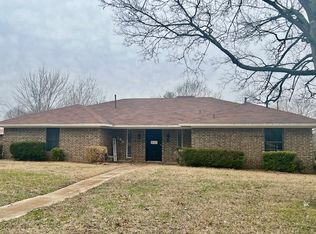 740 41st St SW, Paris, TX 75460