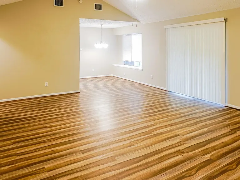 22831 Capitol Landing Ln — Photo 2