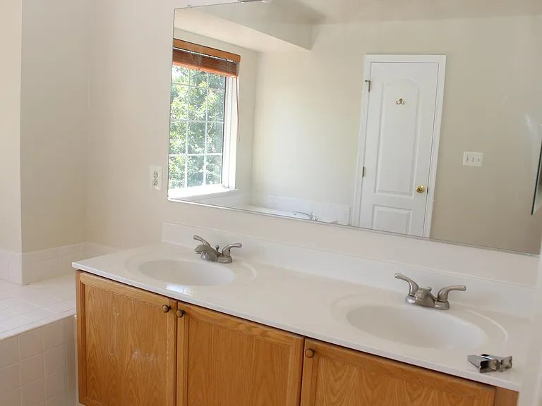 1729 Stuart Pointe Ln — Photo 8