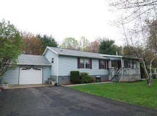 14 Cottonwood Dr, Hawley, PA 18428