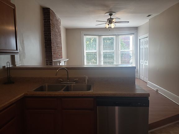 4th image of 2423 S 9th St #B
