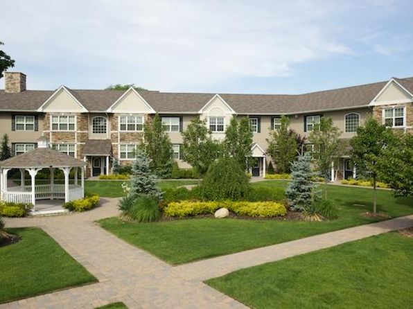 Fairfield Courtyard at Farmingdale