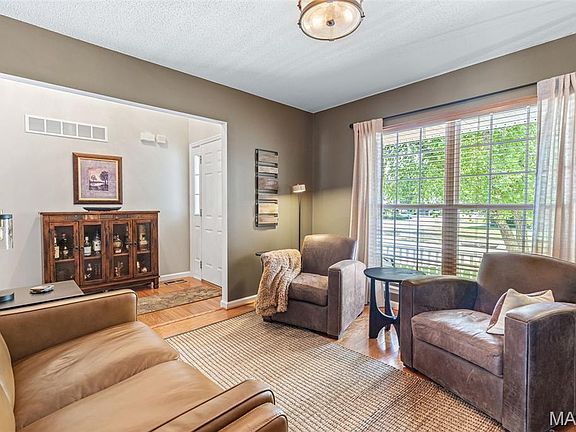 3rd image of 601 Winter Hill Cir