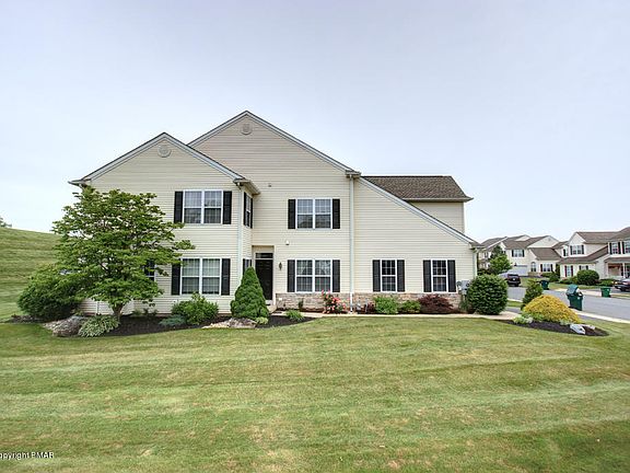 3rd image of 2 Willow Dr