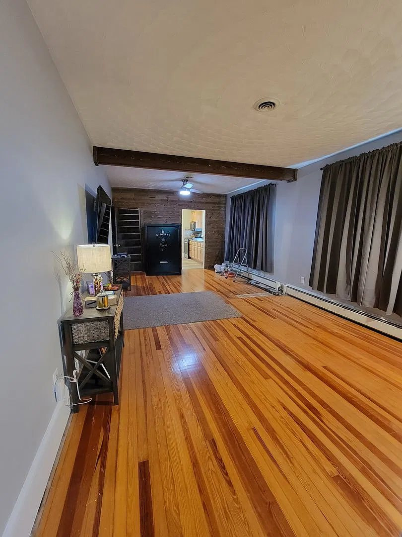 137 Maple Avenue — Photo 2