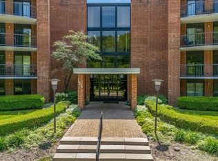 1605 E Central Rd Unit 301A, Arlington Heights, IL 60005