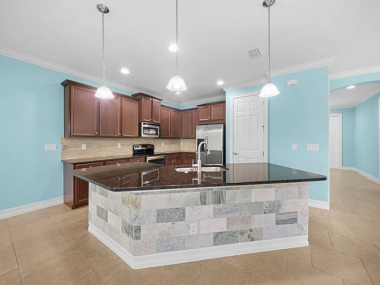 13105 Silver Thorn Loop — Photo 16