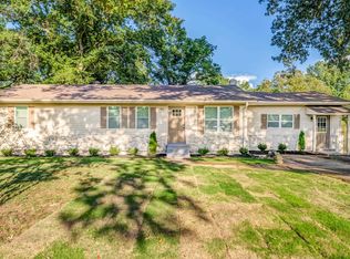 3994 Oak Rd, Memphis, TN 38135