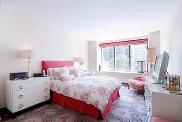 Sold by Warburg | media 17