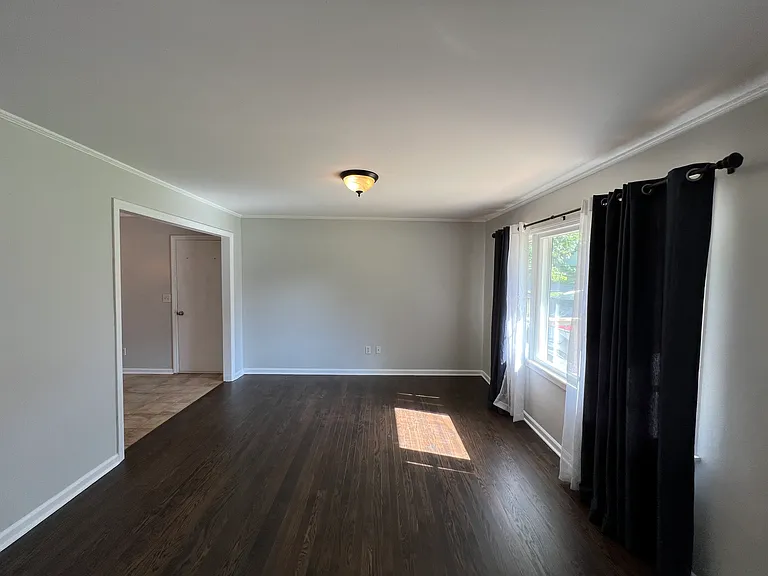 9601 Walnut St — Photo 9