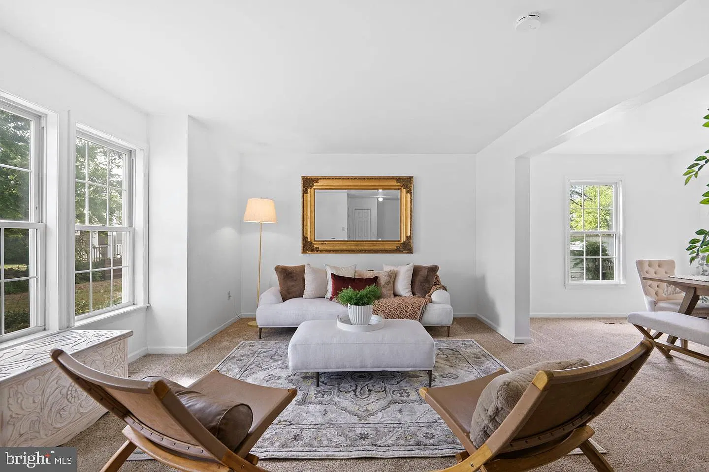 3 bed, 4.0 bath, 2716 sqft, $4,000 — Photo 3