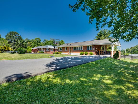 3rd image of 1306 Lynnwood Dr