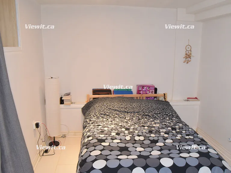 465 Grace St — Photo 8
