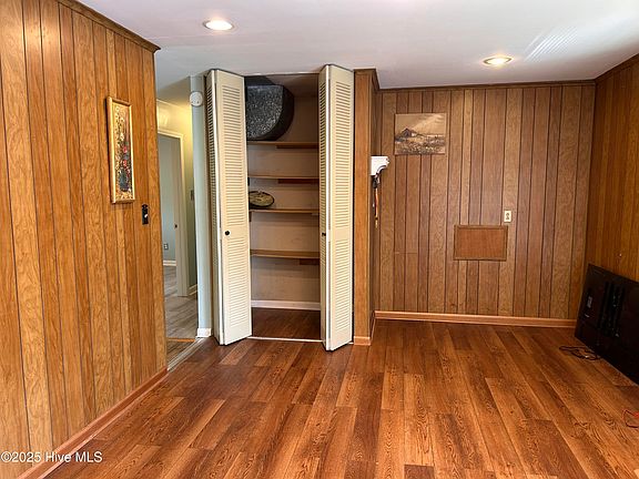 5th image of 2818 Easy Street