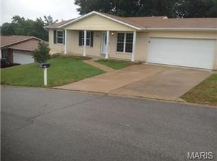 2231 Country Forest Dr, Imperial, MO 63052
