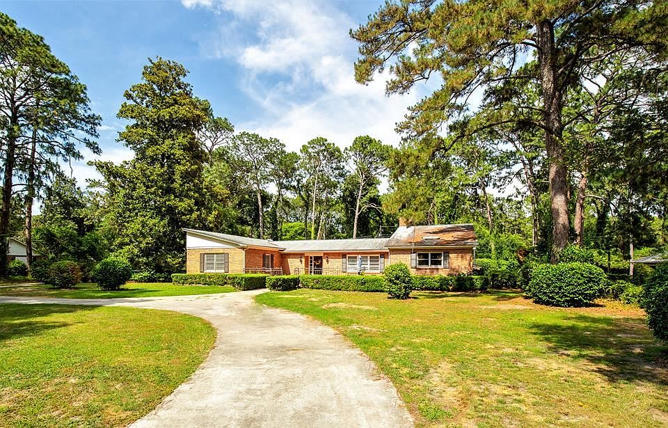 1st image of 2115 Jerry Jones Dr