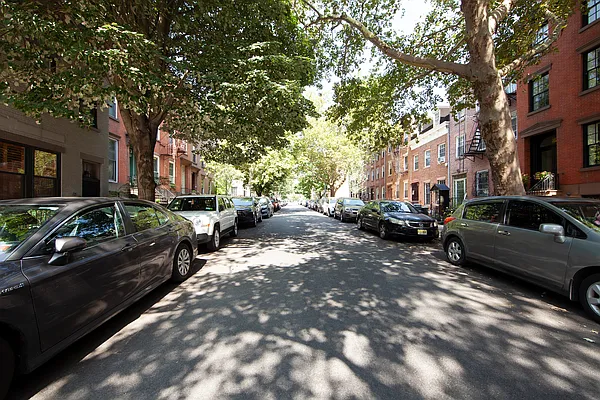 Rented by Douglas Elliman | media 14