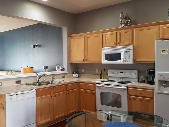 bright, spacious kitchen