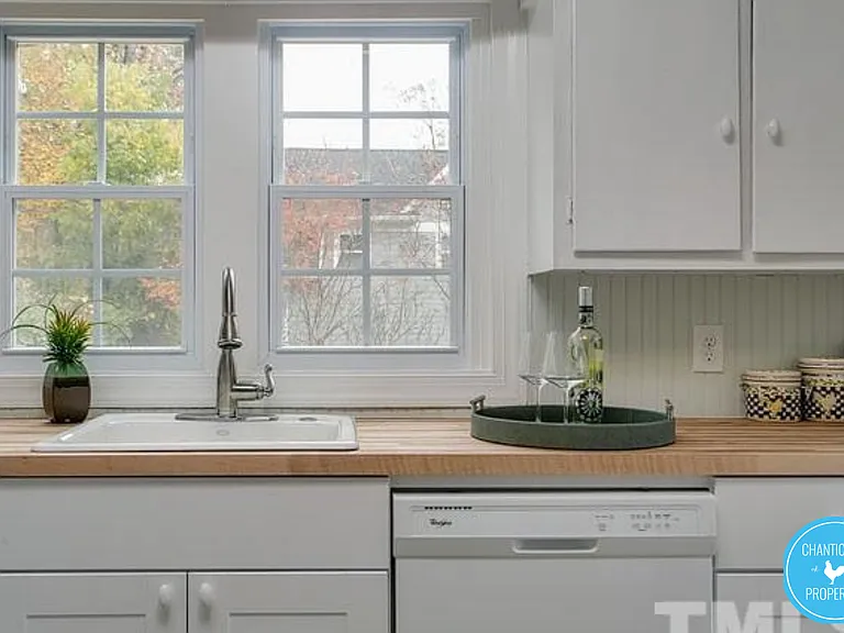 1016 Hale St — Photo 7