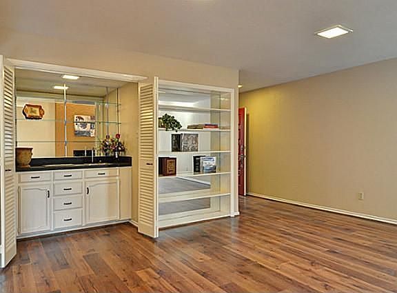 4th image of 3721 Hulen Park Dr