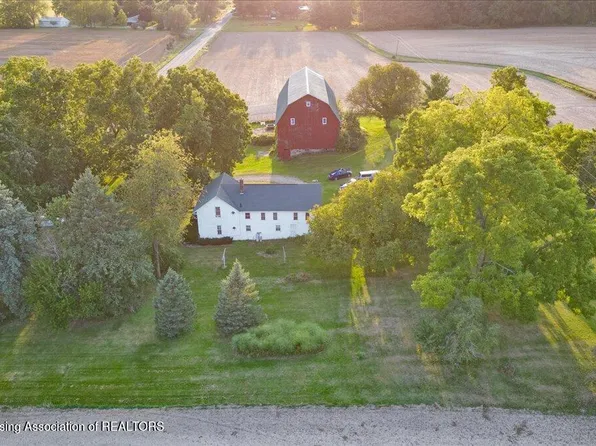 7336 W Maple Rapids Rd, Saint Johns, MI 48879