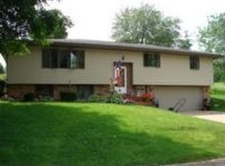 2417 Birchwood Dr, Asbury, IA 52002