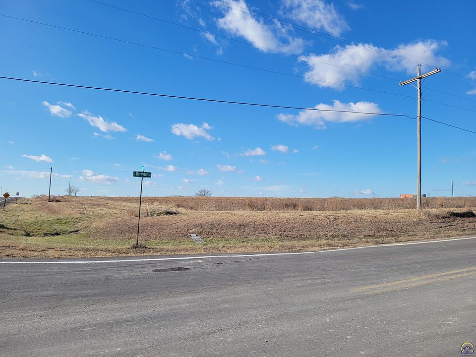 2nd image of 7645 SE Berryton Rd