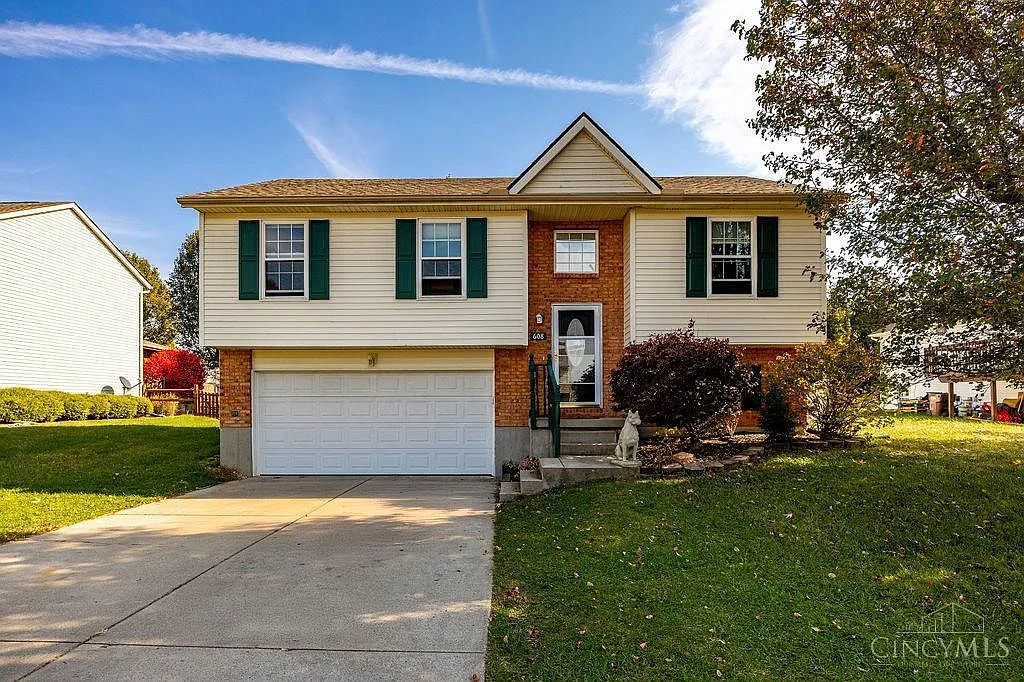 608 Meadow Brook Pl photo 1