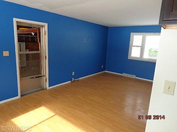 4th image of 715 Wellington Ave