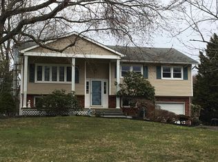 2 Milton Ave, Manalapan, NJ 07726